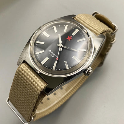 Heritage 7120 Mechanical Watch | Unic Watches